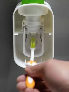 ecoco Automatic Toothpaste Squeezer Wall Hanging Punch Toothpaste Rack