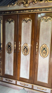 Lemari Pakaian 3 Pintu Ukir Rahwana Motif Marmer