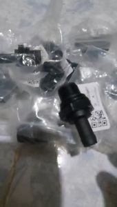 Van PCV (thoát hơi nhớt nắp dàn cò )có răng  cho INNOVA  VIOS WIGO  RUSH  HILUX  FORTUNER v.v..