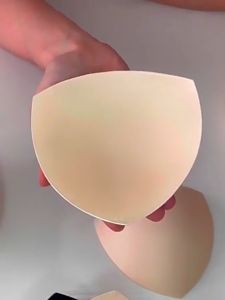 WATERMELON High Quality 1 Pair Bra Pads Inserts Bra Cups Inserts Removable Breast Enhancers Inserts Bra Replacement Inserts for Women Bikini Swimsuit Sport Tops (Triangle Shape)