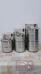 ปิ่นโตสแตนเลส 304 รุ่นมีลาย 16ซม. ปิ่นโตใส่อาหาร มีสลักSUS304 ที่ตัวปิ่นโต สำหรับเกรด304ไม่ขึ้นสนิม