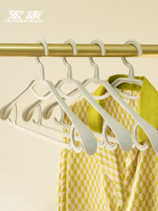 No-Trace Wide Shoulder Plastic Clothes Hanger Home Use Wardrobe Storage Non-Bulging Hanger for Adult Clothing Organization