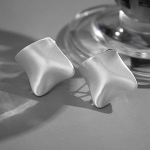 Elegant Simple Luxury Womens Pure Silver Needle Diamond Shape Ear Studs Fashionable Small Audience Design Alloy Geometric Earrings