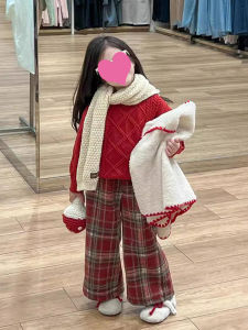 ชุดเดรสฤดูหนาวสไตล์เกาหลีสำหรับเด็กผู้หญิง ชุดสเวตเตอร์ถักสีแดงและกางเกงขายาวลายสก็อตบุขนแกะ ชุดเด็กผู้หญิงสำหรับวันตรุษจีน