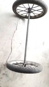 Bộ trục và bánh xe lôi lắp lốp xe máy