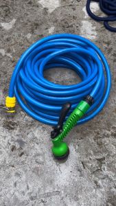 สายยางรดน้ำ 1/2 (4 หุน) 10 เมตร  พร้อมปืนฉีด 7 รูปแบบ ชุดสายยางพร้อมใช้งาน สายยางไม่หักงอ