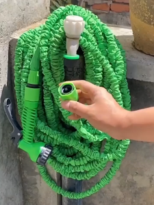 Expandable Garden Hose Pipe with 7 Mode Spray Nozzle - for Car Wash Gardening Pet Bath and House Cleaning (50ft-200ft) Leakproof & Lightweight