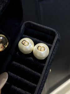Elegant Pearl Letter Stud Earrings for Women Luxury Fashion Jewelry round Shape 15mm Custom Box 925 Silver Base Trendy Accessory