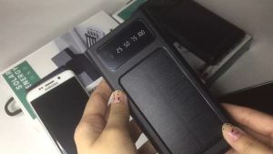 โซล่าชาร์จเจอร์ โซล่าพาวเวอร์แบงค์ สายชาร์จไฟฉายในตัว หน้าจอแบบดิจิตอล ใช้ได้ทั้งไฟบ้านและแสงอาทิตย์