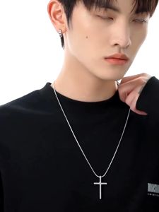 KALUNG PRIA WANITA TITANIUM BULAT LIONTIN SALIB MODEL HIP HOP KOREA
