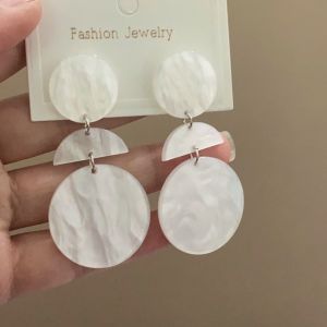 Fashion Exaggerated and Personalized Hipster Slim-Looking Face Acrylic White Long Geometric Earring Ear Clip without Pierced Women
