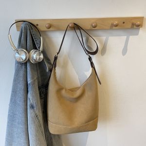 Fashionable Bucket Bag Womens Large Capacity Commuter Bag Casual Single Shoulder Crossbody Bag Korean Version 2025 New Style