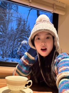 เสื้อสเวตเตอร์ถักหนาทรงหลวมสไตล์ย้อนยุคสำหรับผู้หญิงในฤดูหนาว เสื้อสเวตเตอร์ถักลายทางนุ่มๆ เสื้อผ้าทำงาน แฟชั่นลำลอง