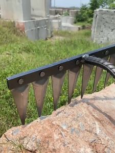 Upgraded reinforcement weeding rake Turning nail rake flat ground loose manganese steel rake hoe farm tools tooth rake manufacturers iron rake agricultural tools flat rake