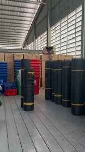 ยกม้วน30m ตาข่ายพลาสติก HDPE Biaxial Geogrid ปูพื้นเสริมกำลังดิน ทำรั้วกั้น กรงสัตว์ กันUV ไม่กรอบง่าย ทนแดด ทนฝน