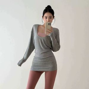 เสื้อยืดคอกลมแขนยาวทรงสลิมฟิตสำหรับออกกำลังกาย โยคะ เทรนด์แฟชั่น ป้องกันหุ่นยนต์ ดูดซับเหงื่อ ระบายอากาศได้ดี สำหรับผู้หญิง