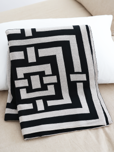 Nordic Entry Lux Style Knit Casual Sofa Blanket Nap Air Conditioning Blanket Portable Aviation Blanket New Arrival Black Single