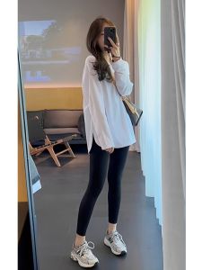 White Buttocks Cover Long Sleeve T-shirt