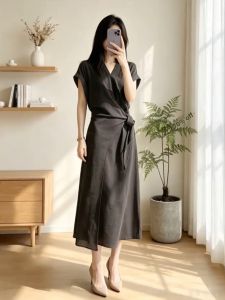 LIRUSHAN | French Gray V-neck Short Sleeve Slimming Dress