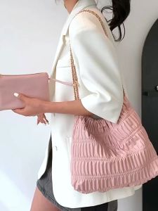 JIVIVIL ซาลาเปาครีมพัฟ Maiden Cloud Pleated Tote กระเป๋าผ้าหนึ่งที่ทรงขนมจีบไหล่เดียว 19 วันซื้อสั่ง
