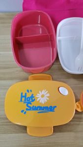 LUNCH BOX DAN KOTAK MAKAN HOT SUMMER SET FREE SENDOK & GOODIE BAG KODE HX 46158