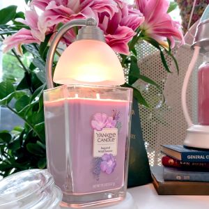 Đèn chụp đốt nến Yankee Candle màu đen