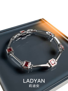 Lidien Red Crystal Bracelet Womens Style Wealth Attracting New Year Autumn Winter Atmosphere Simple Red Design Fashion Jewelry