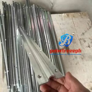 【Fast Delivery】1pc sliding gate roller track Bolt Down Galvanized Ground Track U or V Sliding Gate track