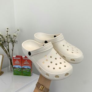 Casual Breathable Womens Clog Shoes Summer Autumn Outdoor Beach Walking Slip Resistant Flat Heel Cartoon Pattern PVC Material