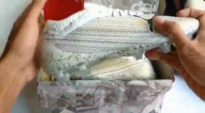 Sepatu Bola Terlaris High Quality Bonus Kaoskaki Keren