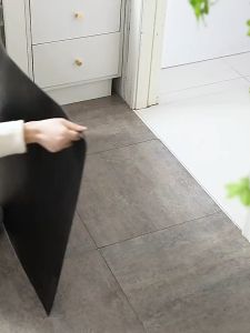 พรมปูพื้นไนลอน รุ่นมีขอบยาง ปูพื้นหน้าห้อง ลายร่องริ้ว เกาะพื้นกันลื่น ดูดซับน้ำไว ทนทาน