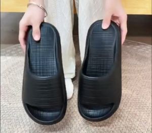 Fashionable Air Cushioned Slippers for Men Thick Soled Striped for Home Use Cool Summer Wear Couples Bathroom Anti Slip and Cool Slippers for Women