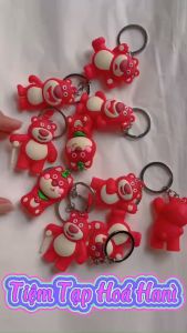 Móc Khóa Nhựa Dẻo Gấu Dâu Nhiều Mẫu Dễ Thương
