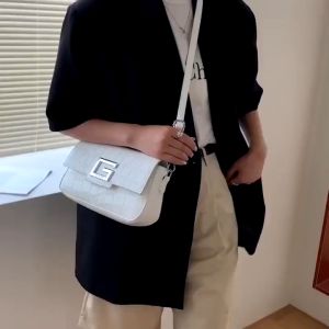 TAS SELEMPANG WANITA FASHION / TAS WANITA IMPORT / TAS SELEMPANG DAN BAHU WANITA FASHION IMPORT / TAS TERBARU WANITA / TAS IMPORT TERBARU / TAS IMPORT KEKINIAN