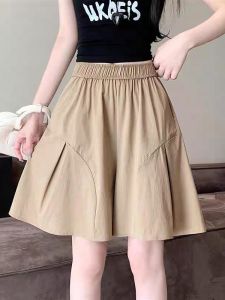 กางเกงขาสั้นผ้าไหมน้ำแข็งสำหรับผู้หญิงในช่วงฤดูร้อนที่แห้งเร็ว ทรงหลวม เอวยางยืด ทรงหลวม ความยาวครึ่งแข้ง กางเกงขาสั้นทรงตรง