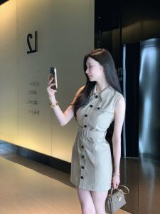 ชุดทํางานย้อนยุค เสื้อกั๊ก เดรส ปกโปโล สูง เอว สลิมฟิต แขนกุด กระโปรงสั้น หญิง เรียบหรู แฟชั่น ลำลอง รายวัน เดรส