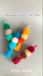GANTUNGAN TASSEL POM POM 3 SUSUN BAHAN KATUN PREMIUM AKSESORIS TAS KUNCI ( 1 PCS )
