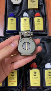Hộp Quẹt Bật Lửa Xăng Bấc Đá Zorro686 Lộ Thiên Đánh Lửa Tự Động (Màu Vàng) - Tặng 3 bình xăng màu ( full box )