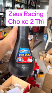 Nhớt 2 Thì Zeus 2T Racing 700ML Màu Đen Nhập khẩu Indonesia