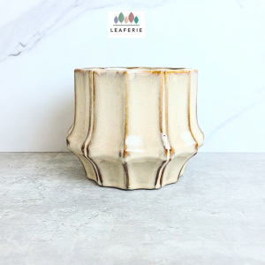 The Leaferie Imogen plant pots. flowerpot . flowerpots . flower pot . planter . planters . Ceramic