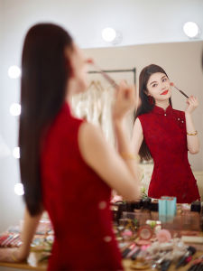 ชุดกี่เพ้าสีแดงแขนกุดสำหรับเจ้าสาว ชุดแต่งงาน ชุดกี่เพ้าสไตล์จีน ชุดราตรี ชุดทำงาน เดรสยาวคลุมเข่า สไตล์ย้อนยุค