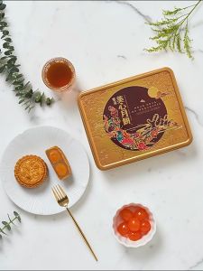 【Fast Delivery From Stock】中国香港美心双黄白莲蓉月饼China Hong Kong Maxims Double Yellow and White Lotus Paste Mooncake Gift Box Egg Yolk Lotus Paste Hong Kong-style Cantonese-style Specialty Mid-Autumn Festival Gift