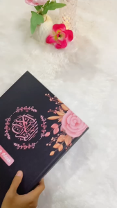 Al-Quran Ukuran A4 Bisa Custom Nama Untuk Muslimah Sampul Hardcover Isi Quran Terjemah Perkata Latin