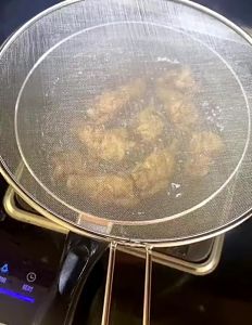 พร้อมส่ง!! กระชอนกรองน้ำมัน กระชอนกันน้ำมันกระเด็น ที่กันน้ำมันกระเด็น ฝากันน้ำมันกระเด็น ฝาปิดกันน้ำมันกระเด็น ที่กรองน้ำมัน กระชอนร่อนแป้ง