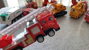 Tuyển tập đồ chơi xe cứu hỏa cho bé bằng nhựa ABS cứng cáp chạy đà quán tính xoay 360 độ kích thước lớn tỷ lệ 1:55