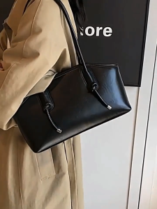 Classic PU Leather Knot Detailed Baguette Shoulder Bag
