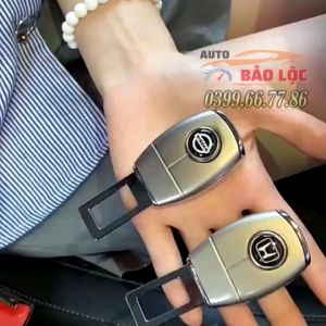1 Chốt cắm đai an toàn chốt chồng đai ngắt chuông cho ô tô - Có thể cắm nối tiếp - Chất liệu Inox mạ Crom cao cấp