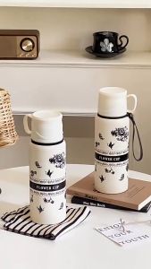 Gardenia Thermal Bottle – Stylish & Large-Capacity Stainless Steel Cup with Floral Design and Carrying Strap