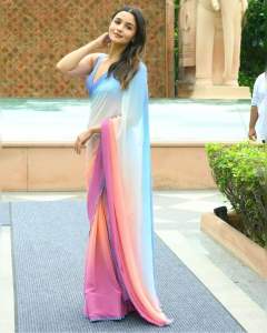 LAUNCHING NEW BEAUTIFUL GEORGETTE SAREE WORKS WITH HEAVY LACE BORDER ALL OVER THE SAREE LIGHT WEIGHT AND MAKE YOU VERY ELEGANT