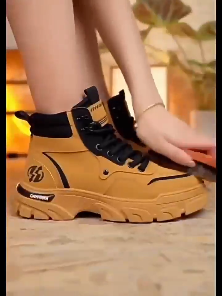 autumn winter style Mortin boots for men British style motorcycle work boots thick sole versatile high-top yellow boots trendy